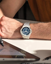 Charger l'image dans la galerie, CITIZEN Mens Premier Automatics Series8 890 Silver-Tone Stainless Steel Case, Silver-Tone Stainless Steel Bracelet, Blue Dial, WR 0200M