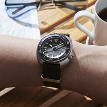 Load image into Gallery viewer, SEIKO PROSPEX SPB237
