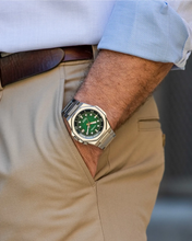 Charger l'image dans la galerie, CITIZEN Mens Premier Automatics Series8 890 Silver-Tone Stainless Steel Case, Silver-Tone Stainless Steel Bracelet, Green Dial, WR 0200M
