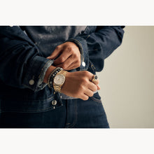 Load image into Gallery viewer, BULOVA Super Seville 97B223

