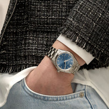 Load image into Gallery viewer, HAMILTON JAZZMASTER PERFORMER AUTO 34mm - Black Dial w SS Bracelet H36135130
