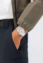 Load image into Gallery viewer, Khaki Field Mechanical Power Reserve 40mm - H69509110
